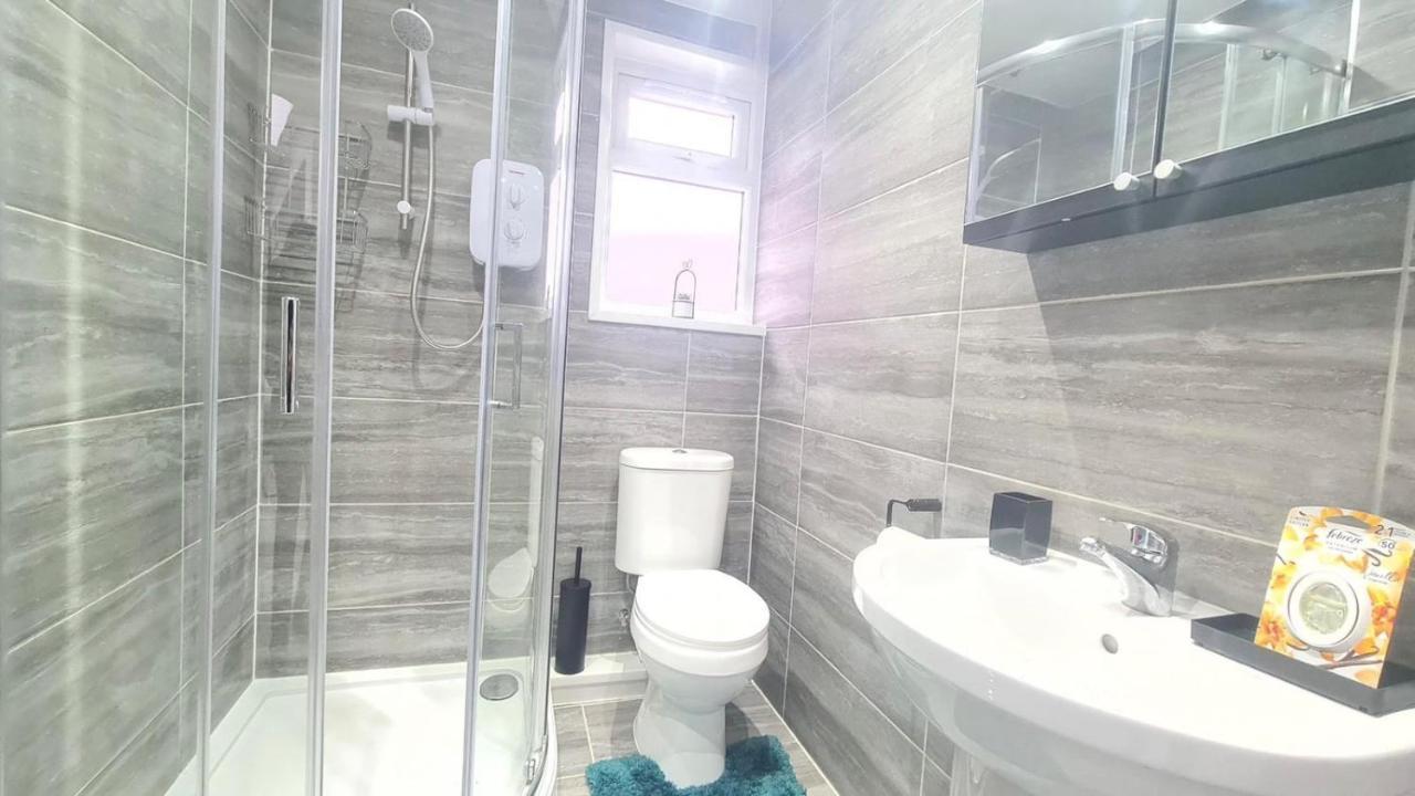 Spacious Private Room In Manor Park Λονδίνο Εξωτερικό φωτογραφία